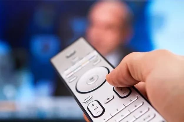 Jak wyłączyć audiodeskrypcję w kinie polskim i telewizorze Samsung